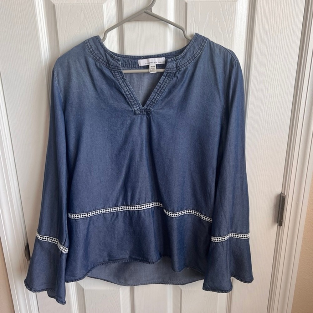 Fourteenth Place Chambray Blouse Bell Sleeve‎ Top White Trim Boho Size M